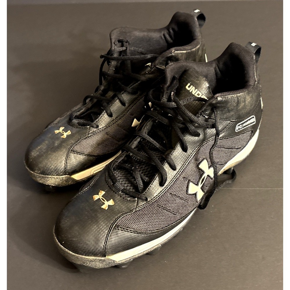 Under Armour Football Cleats Men's Size 13 in Great Condition